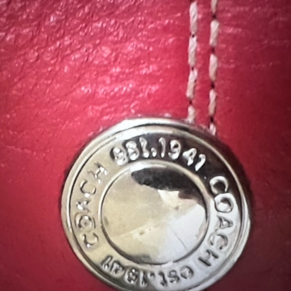 COACH Large Wristlet. Excellent condition - Picture 4 of 5